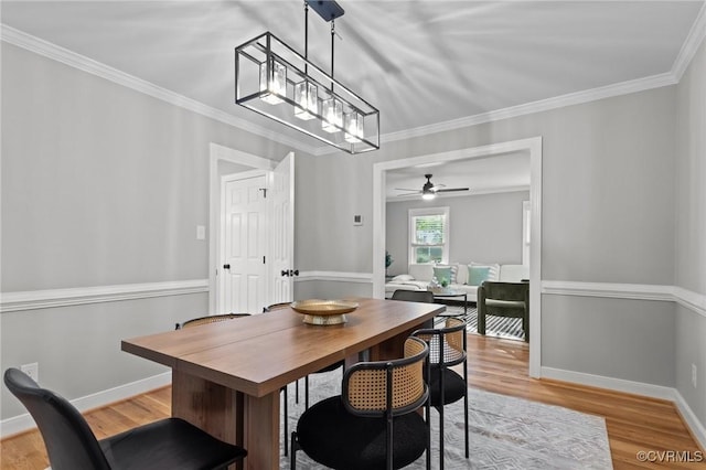 2941 Ellesmere Dr, Midlothian, VA 23113 - dining area with light wood-type flooring, crown molding, and a ceiling fan