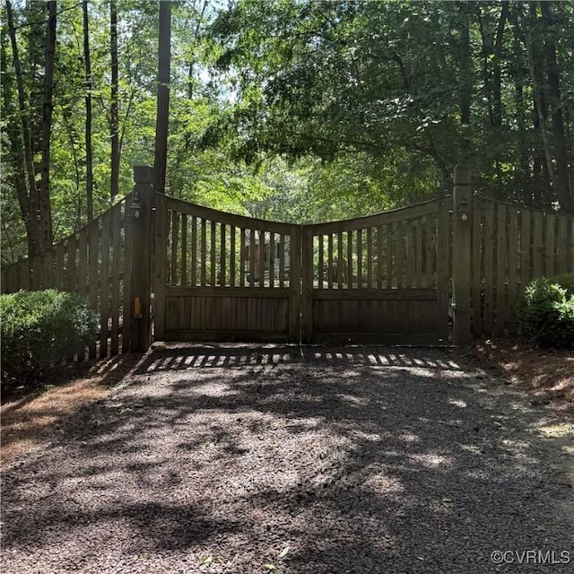 405 Elm Creek Dr, Manakin Sabot, VA 23103 - view of gate