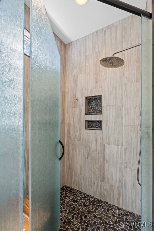 405 Elm Creek Dr, Manakin Sabot, VA 23103 - bathroom featuring a stall shower