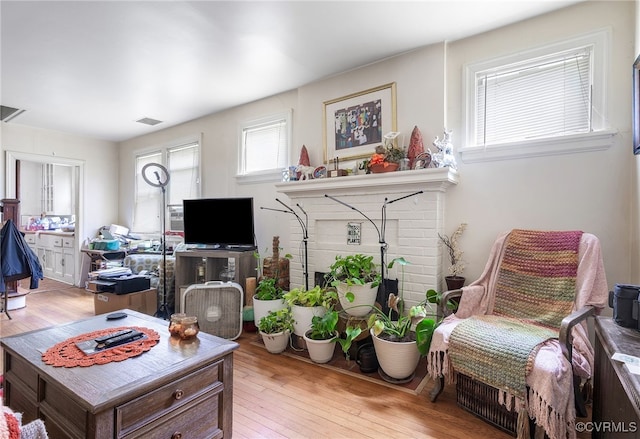 3825 Benton Ave, Henrico, VA 23222 - living area featuring light wood-style floors