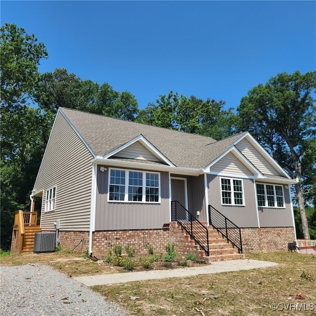 3104 Aqua Ct, Richmond, VA 23230 - ranch-style house featuring a shingled roof