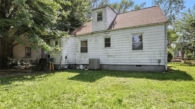 17 E 31st St, Richmond, VA 23224 - back of house featuring a shingled roof and crawl space