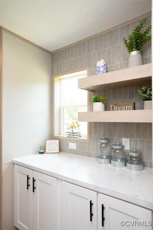 12 Sunset Ln, Rice, VA 23966 - bar with tasteful backsplash