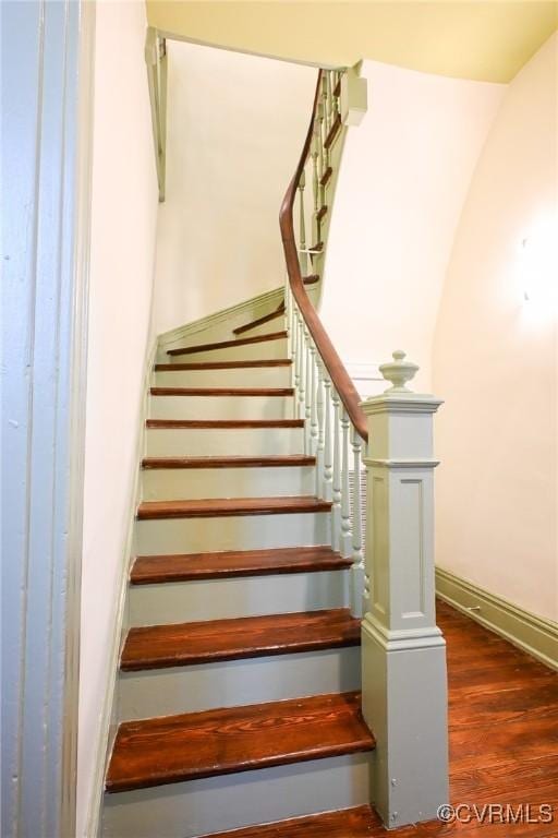 7 N Davis Ave, Richmond, VA 23220 - stairs with wood finished floors and baseboards