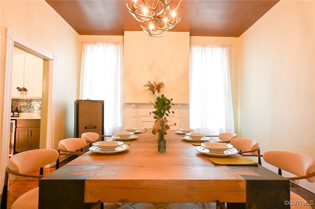 7 N Davis Ave, Richmond, VA 23220 - dining space with a chandelier and plenty of natural light