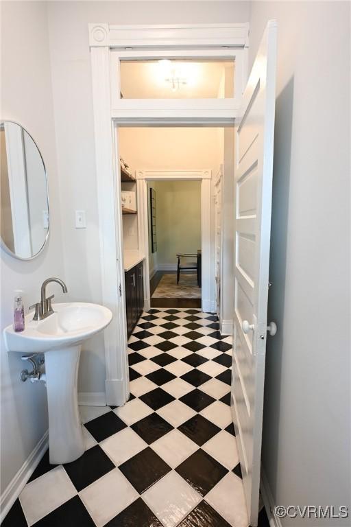 7 N Davis Ave, Richmond, VA 23220 - bathroom with tile patterned floors and baseboards