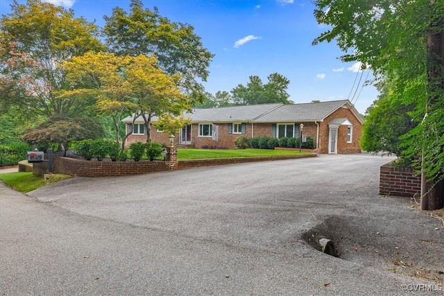 4312 Erlene Ct, Chester, VA 23831 - single story home featuring driveway and brick siding