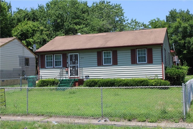 1319 Halifax St, Petersburg, VA 23803 - ranch-style home featuring a fenced front yard