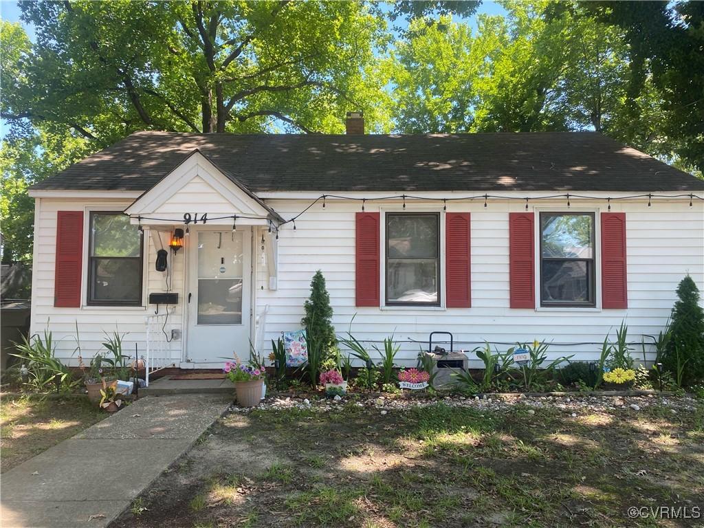 914 Ridgeway Ave, Hampton, VA 23661 - view of bungalow-style house
