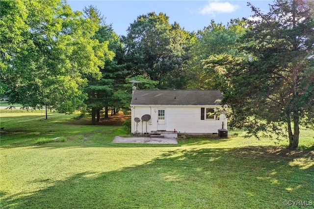 5994 Canterbury Rd, Walkerton, VA 23177 - rear view of property with a lawn