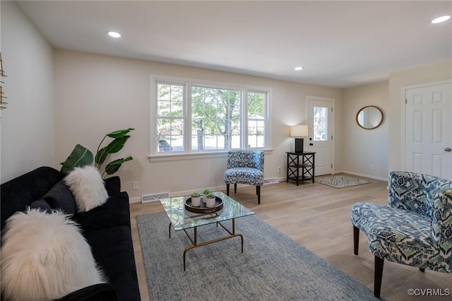 4205 W End Dr, Henrico, VA 23294 - living area with light wood-type flooring and recessed lighting