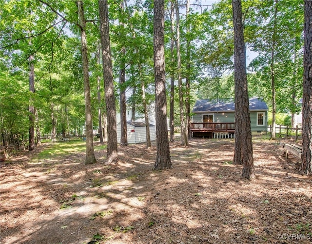 2705 Glen Point Cir, Henrico, VA 23233 - view of yard featuring a wooden deck