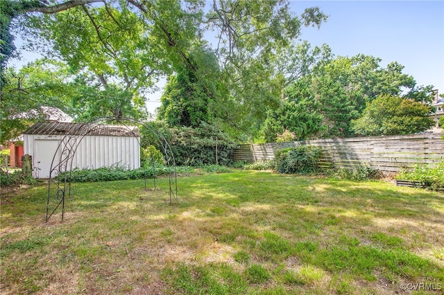4006 Chevy Chase St, Richmond, VA 23227 - fenced backyard with a shed