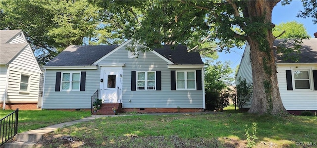 3908 Decatur St, Richmond, VA 23224 - bungalow-style home with entry steps, crawl space, a front yard, and a shingled roof