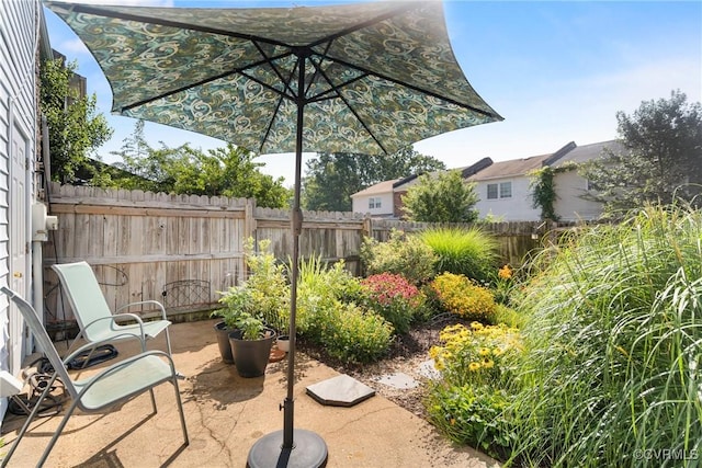 4709 Leadenhall Dr, Chesterfield, VA 23234 - fenced backyard with a patio area