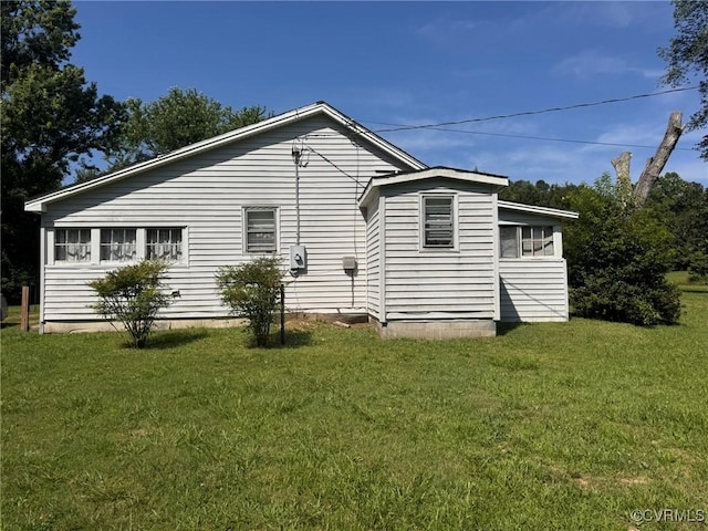 875 Islington Rd, Warsaw, VA 22572 - view of property exterior featuring a yard