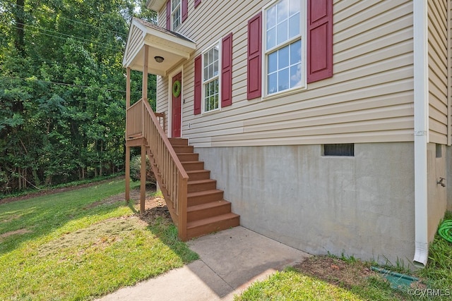 1014 Pennsylvania Ave, Glen Allen, VA 23060 - view of exterior entry with a yard
