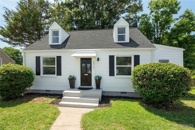 3912 Alma Ave, Henrico, VA 23222 - cape cod house featuring crawl space, a front lawn, and roof with shingles