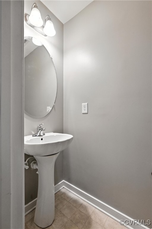 3036 Perdue Springs Ln, Chester, VA 23831 - bathroom featuring baseboards