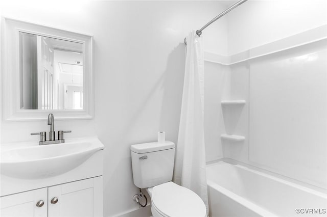 521 S Sycamore St, Petersburg, VA 23803 - bathroom with vanity and shower / bath combo