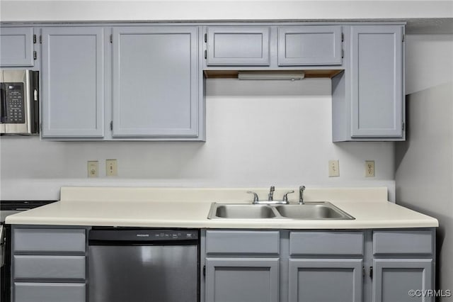7604 Roscommon Ct Unit 2403, Henrico, VA 23228 - kitchen featuring appliances with stainless steel finishes, gray cabinets, and light countertops