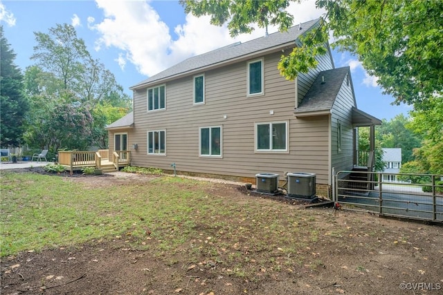 9712 Kingussle Ln, North Chesterfield, VA 23236 - rear view of house with a deck and a shingled roof