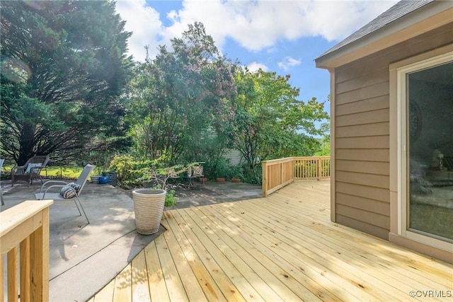 9712 Kingussle Ln, North Chesterfield, VA 23236 - deck with a patio area