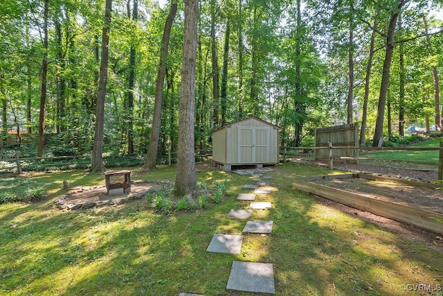 2713 Brookforest Rd, Midlothian, VA 23112 - view of yard featuring a storage unit