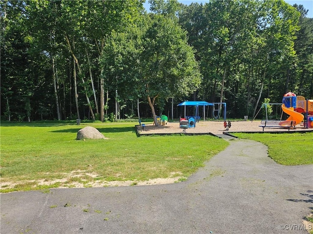 2713 Brookforest Rd, Midlothian, VA 23112 - community jungle gym with a lawn