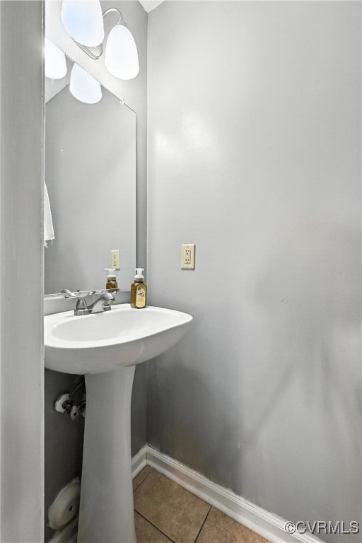 16731 Amherst Oak Ln, Chesterfield, VA 23834 - bathroom with tile patterned floors and baseboards