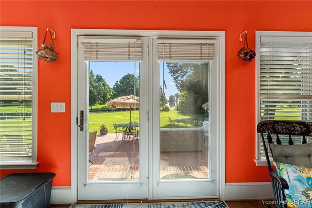 77 Kent Cove Rd, Kilmarnock, VA 22482 - view of doorway
