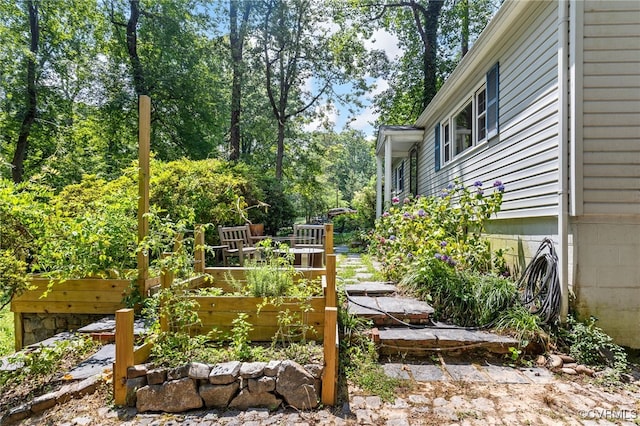 3942 Hickory Rd, Richmond, VA 23235 - view of yard featuring a garden