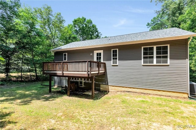 344 Land Or Dr, Ruther Glen, VA 22546 - rear view of house featuring a wooden deck, a yard, and roof with shingles