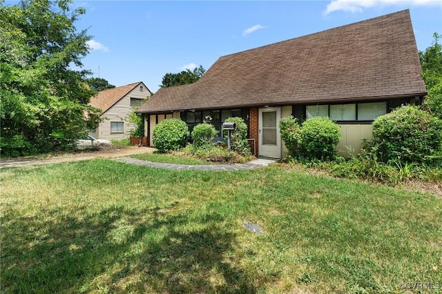 6002 Indigo Rd, Richmond, VA 23230 - view of front of home featuring a front lawn and roof with shingles