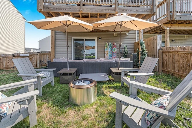 585 Rivanna Hill Rd, Glen Allen, VA 23060 - fenced backyard with outdoor lounge area