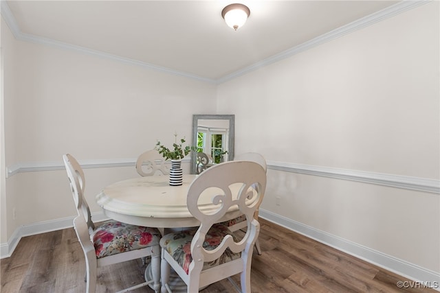 102 Penrith Ct, Williamsburg, VA 23185 - dining room with wood finished floors and crown molding