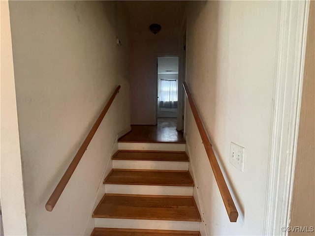 38 Spring Ct, Petersburg, VA 23803 - view of stairway