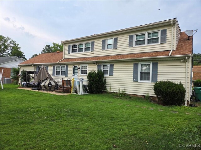916 Forestview Dr, Colonial Heights, VA 23834 - back of property with a yard