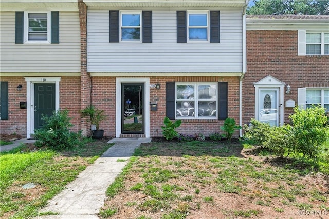 108 Bristol Ave, Norfolk, VA 23502 - townhome / multi-family property featuring brick siding