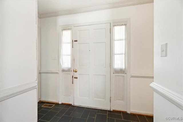 43 Franktown Rd, Hampton, VA 23663 - foyer with crown molding