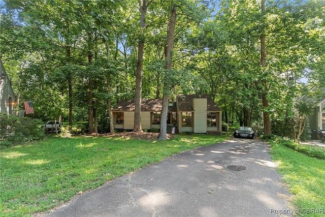 10000 Silverleaf Ter, Chesterfield, VA 23236 - view of front of home with driveway and a front lawn