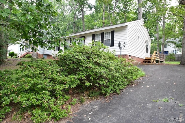 10106 Redbridge Rd, North Chesterfield, VA 23236 - view of front of property featuring stairs and crawl space