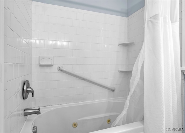 2803 Drewrys Bluff Rd, Chesterfield, VA 23237 - full bath featuring a combined bath / shower with jetted tub