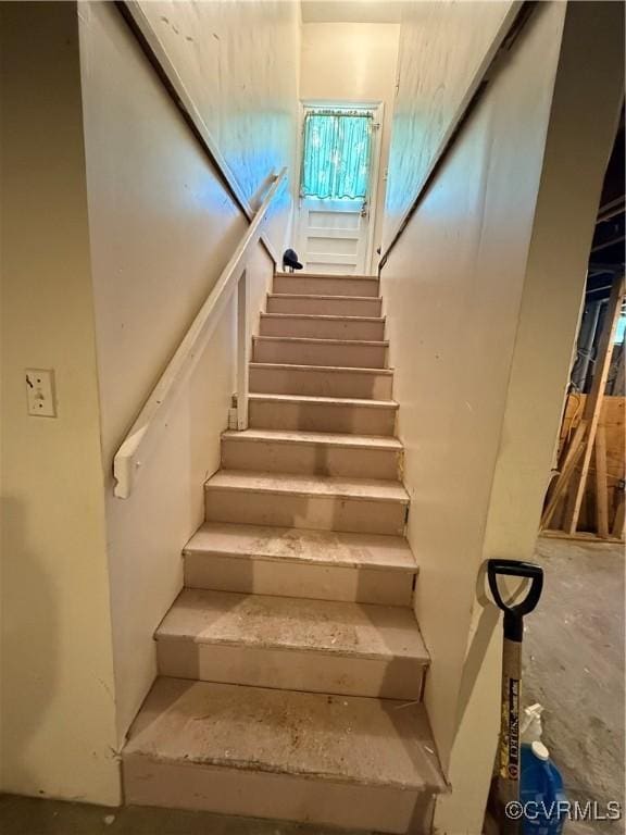 305 Danray Dr, Henrico, VA 23227 - view of stairs