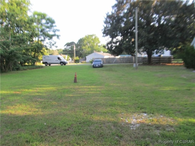 6847 Williams Landing Rd, Hayes, VA 23072 - view of yard