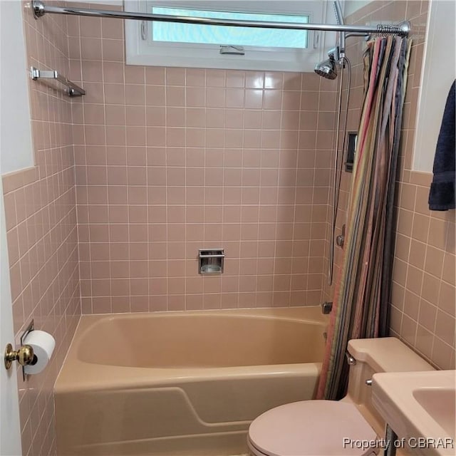1583 Winona Park Dr, West Point, VA 23181 - full bathroom with shower / tub combo with curtain and tile walls