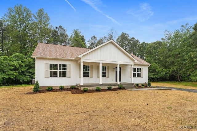 26354 Old Pitts, Ruther Glen, VA 22546 - modern farmhouse style home with covered porch and roof with shingles