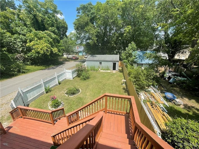 319 W 27th St, Richmond, VA 23225 - wooden terrace featuring a fenced backyard