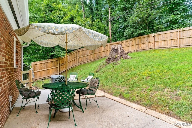 8101 Lake Shore Dr, North Chesterfield, VA 23235 - fenced backyard with outdoor dining space and a patio