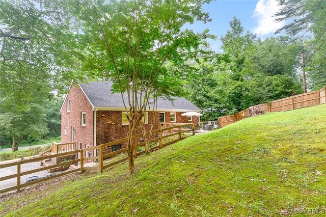 8101 Lake Shore Dr, North Chesterfield, VA 23235 - view of fenced backyard